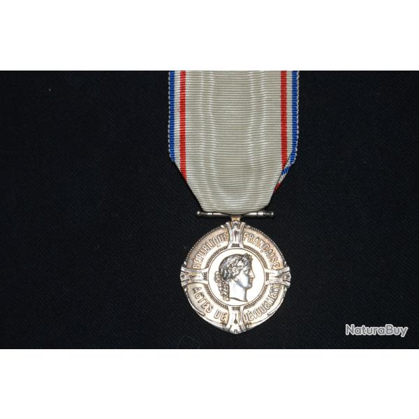 MEDAILLE DES SAUVETEURS DE L'OISE-SOCIETE DE COMPIEGNE 1867-SECOND EMPIRE-