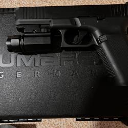 Glock t4e ,deux chargeur dont 1 neuf, billes 5 joules quasiment neuf