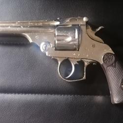 R&eacute;volver type S&W