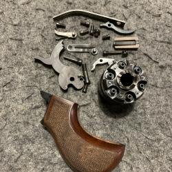 Pi&egrave;ces pour Pietta mod Police Thunder  cal 44 barillet plaquettes m&eacute;canique compl&egrave;te.