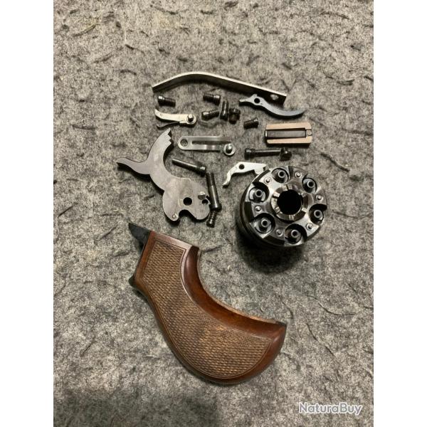 Pi�ces pour Pietta mod Police Thunder  cal 44 barillet plaquettes m�canique compl�te.