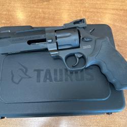 Taurus Racing Hunter 44 mag