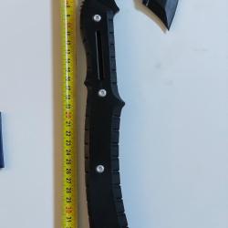 R&eacute;plique de hachette tactique pour airsoft ou d&eacute;coration ( r&eacute;plique r&eacute;sident evil) l&eacute;ger d&eacute;faut