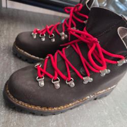 Vends chaussures rando haute montagne 40 homme marron neuves