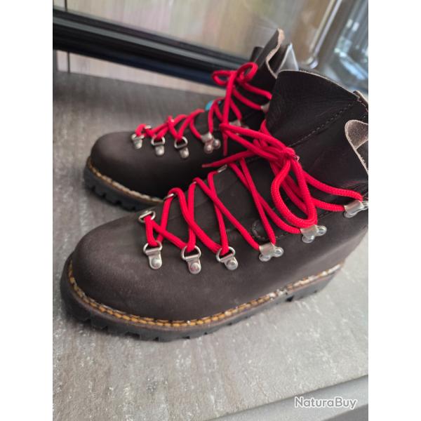 Vends chaussures rando haute montagne 40 homme marron neuves