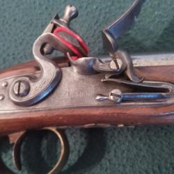 Pistolet &aacute; Silex Britannique, pour Officier de Cavalerie Lourd , modele 1796, sign&eacute;e " LANE".
