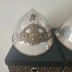 3 casques de pompier
