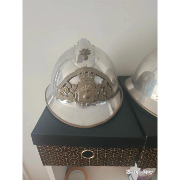 3 casques de pompier