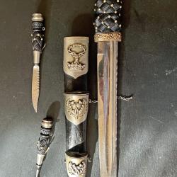 ANCIEN ET SUPERBE COUTEAU DIRK ECOSSAIS COMPLET, CIRCA 1900,  POUR COLLECTION