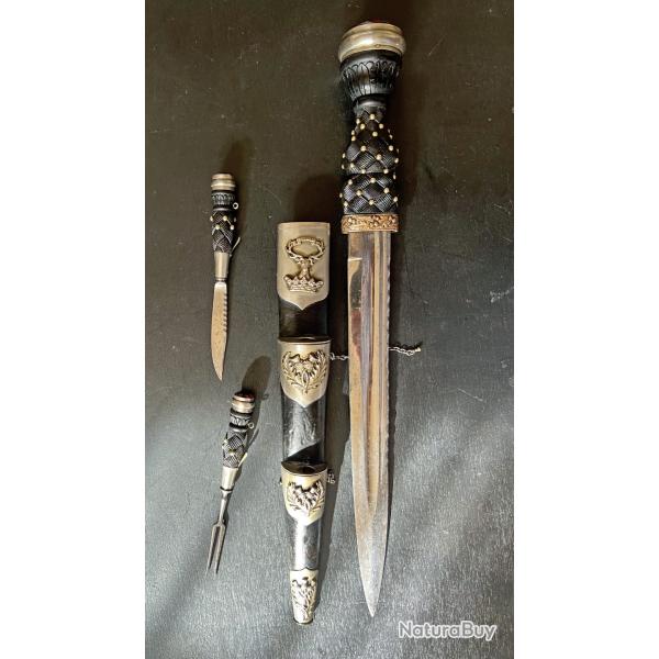 ANCIEN ET SUPERBE COUTEAU DIRK ECOSSAIS COMPLET, CIRCA 1900,  POUR COLLECTION