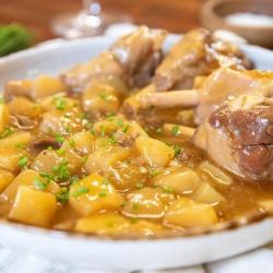 Confit de canard aux pommes sarladaises 765G