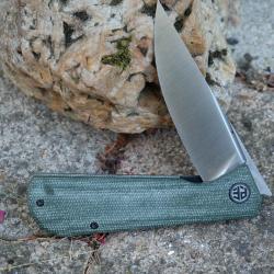 Couteau PETRIFIED FISH Viking Lame Acier K110 Satin Manche Micarta Green Liner Lock Clip