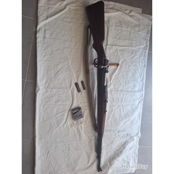 A vendre type Mauser FN HERSTAL MODEL 1950 , cal 30.06 spring , sangle et 20 lames chargeurs .