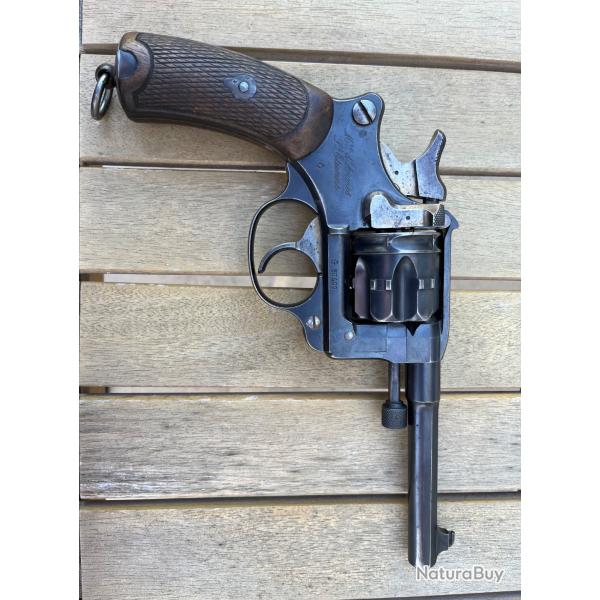Revolver d'ordonnance fran�ais Mod�le 1892 - Manufacture d'Armes de Saint-�tienne - Ann�e 1900