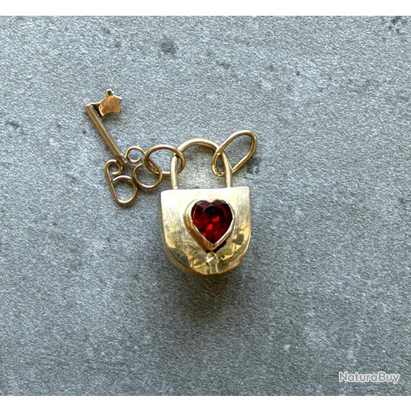 Pendentif or massif 18 carats - cadenas - cl� du coeur