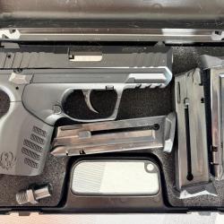 Pistolet ruger sr22p 22lr filet&eacute;
