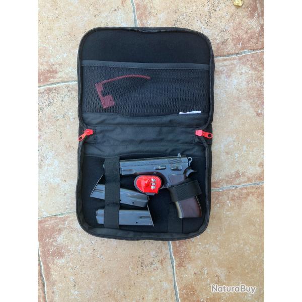 Occasion pistolet CZ 75-Housse-Verrou de pontet-poign�es suppl�mentaires-N�cessaire d'entretien