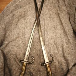 Lot de 2 ba&iuml;onnettes fran&ccedil;aises Chassepot - ann&eacute;es 1869 et 1873 - XIXe si&egrave;cle