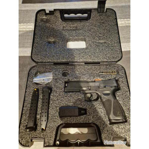 Vends ce taurus G3 en 9mm parabellum avec 3 chargeurs 2 de 17 coups et 1 de 15 coups avec mallette.