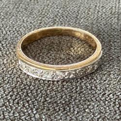 Bague en or jaune 18 carats et 10 diamants - demie alliance am&eacute;ricaine