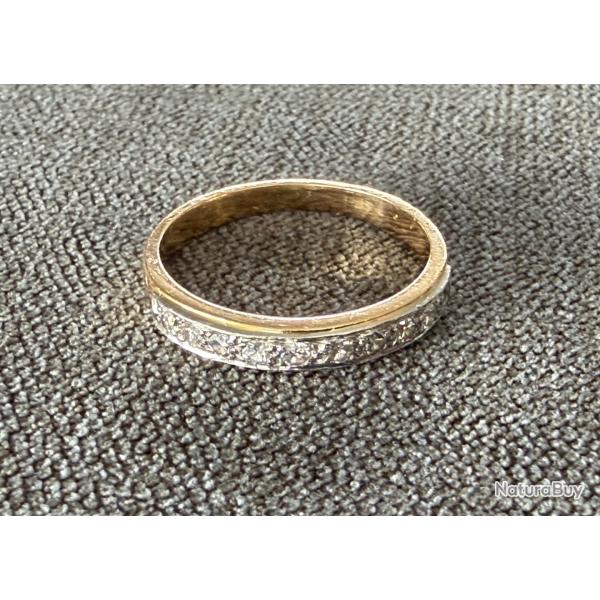 Bague en or jaune 18 carats et 10 diamants - demie alliance am�ricaine