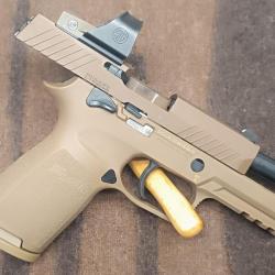 PISTOLET SEMI-AUTOMATIQUE SIG SAUER P320 M18 COYOTE CALIBRE 9X19 + POINT ROUGE SIG SAUER ROMEO 1 OCC