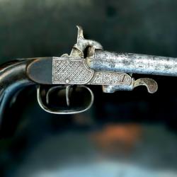 Pistolet de voyage ancien &agrave; percussion double canon ? XIX? si&egrave;cle ? "Acier Fondu"