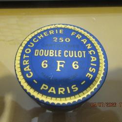 1 BOITE  DE  250 CARTOUCHES en 6 m/m  Flobert , double culot