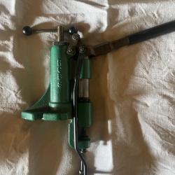 Presse &agrave; recalibrer et a graisser RCBS