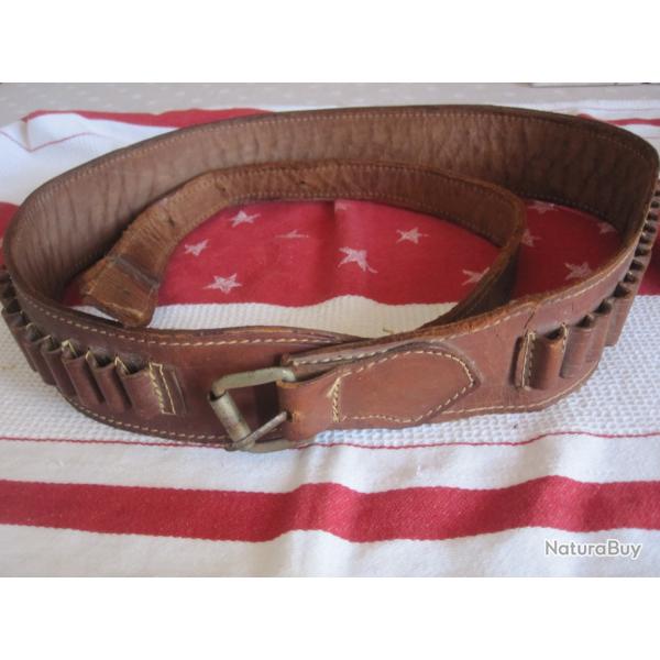 ANCIEN   CARTOUCHIERE  WESTERN   60 ALVEOLES pour le cal 22 LR