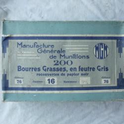 1 Bo&icirc;te compl&egrave;te ancienne de 200 bourres grasses en calibre 16 , &eacute;paisseur 18mm.