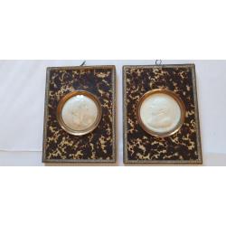 PAIRE DE MEDAILLONS D EPOQUE RESTAURATION REPRESENTANT LOUIS XVIII ET LA DUCHESSE D ANGOULEME