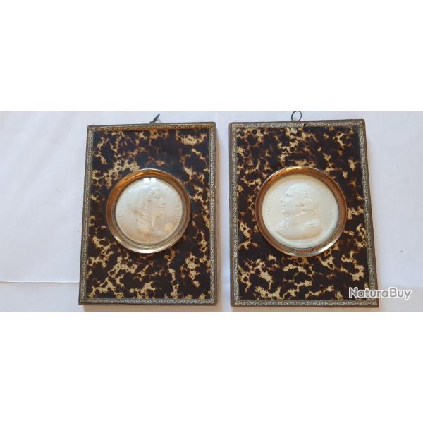 PAIRE DE MEDAILLONS D EPOQUE RESTAURATION REPRESENTANT LOUIS XVIII ET LA DUCHESSE D ANGOULEME
