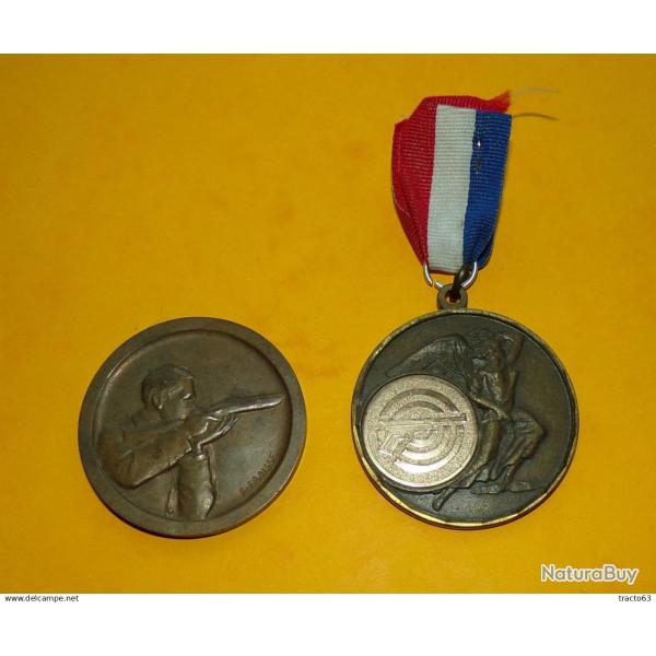 INSIGNE DE TIR 1958,   ETAT� VOIR PHOTOS .POUR TOUT RENSEIGNEMENT ME CONTACTER. REGARDEZ MES AUTRES