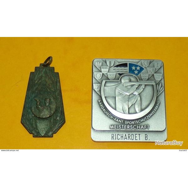 INSIGNE DE TIR 1959,   ETAT� VOIR PHOTOS .POUR TOUT RENSEIGNEMENT ME CONTACTER. REGARDEZ MES AUTRES
