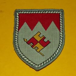 INSIGNE EN TISSU : ARMEE ALLEMANDE DRAPEAU ETENDARD&nbsp;&nbsp;,BON ETAT VOIR PHOTOS . POUR TOUT RENSEIGNEMENT