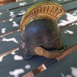 CASQUETTE DE FEU, ou Casque d'incendie pompier EN T&Ocirc;LE DU XIXE vers 1840