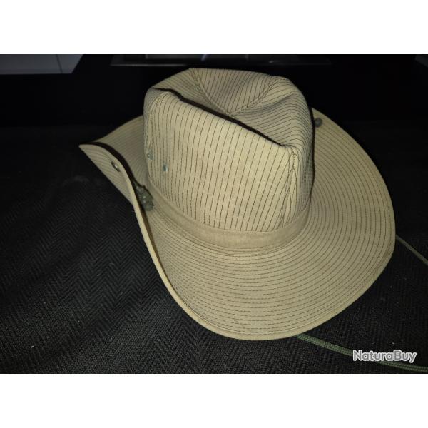 Chapeau de brousse fran�ais.