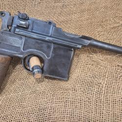 Pistolet WW1 C96 MAUSER mod&egrave;le C 96 calibre 7.63 Allemagne WW1 tr&egrave;s bon &eacute;tat superbe patine