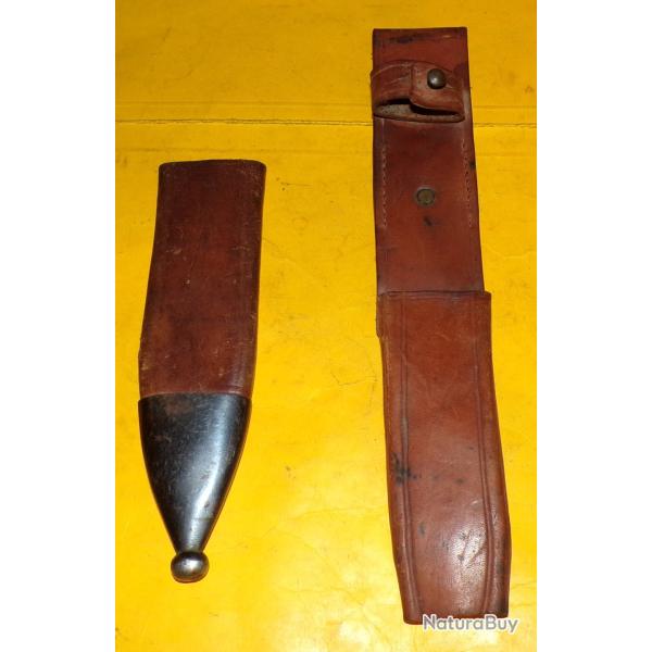 LOT DE  2 CUIRS POUR REPARATION ETUI  POUR COUTEAU,  ETAT VOIR PHOTOS .  FRAIS DE PORT EN COLIS MOND