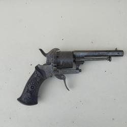 Revolver broche grav&eacute;