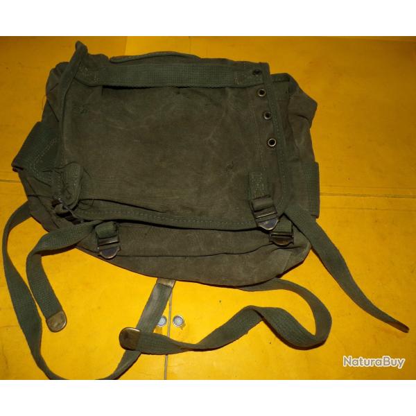 ARMEE AMERICAINE U.S : MUSETTE ARRIERE DE BRELAGE DE LA PERIODE GUERRE DU VIETNAM , MODELE M-1956  ,