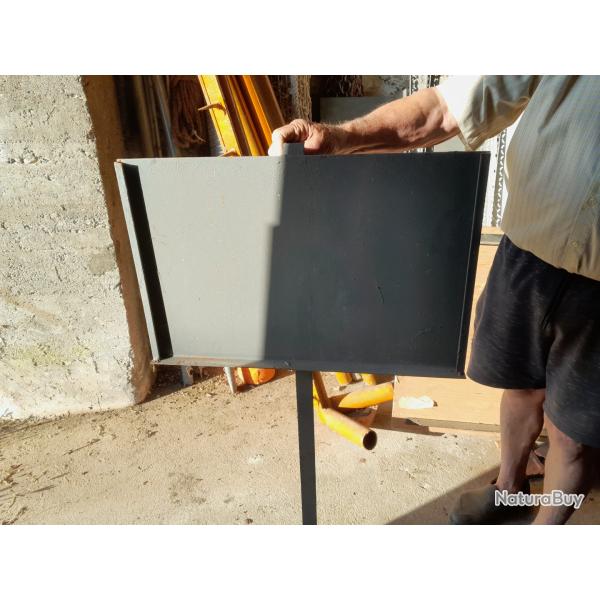 vend 2 supports de panneaux de battue m�talliques