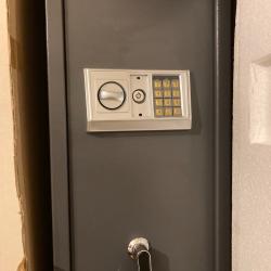 Armoire &agrave; fusils 5 armes + 3 armes, serrure &eacute;lectronique, neuve dans son carton, livraison possible