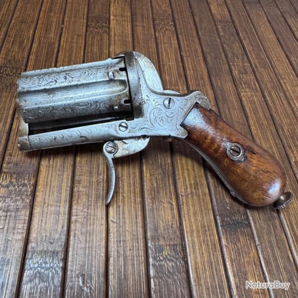 POIVRI�RE DE GOUSSET LUXE ARME GRAV�E