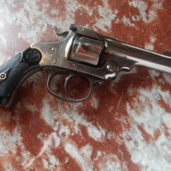 REVOLVER CALIBRE 32  COPIE SMITH ET WESSON  MADE IN SPAIN