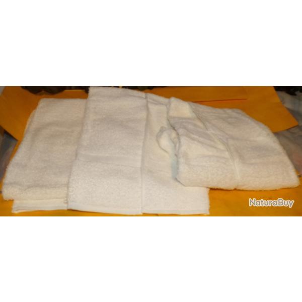 LOT DE 3 SERVIETTES DE TOILETTES REGLEMENTAIRE DE L'ARMEE FRANCAISE , FABRICATION FRANCAISE JALLA  A