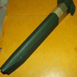 LOT DE 9 PIQUETS DE TENTE POUR TENTE MILITAIRE F1 , LONGUEUR 30 CM POIDS DU LOT 1 KILO  , ETAT NEUF