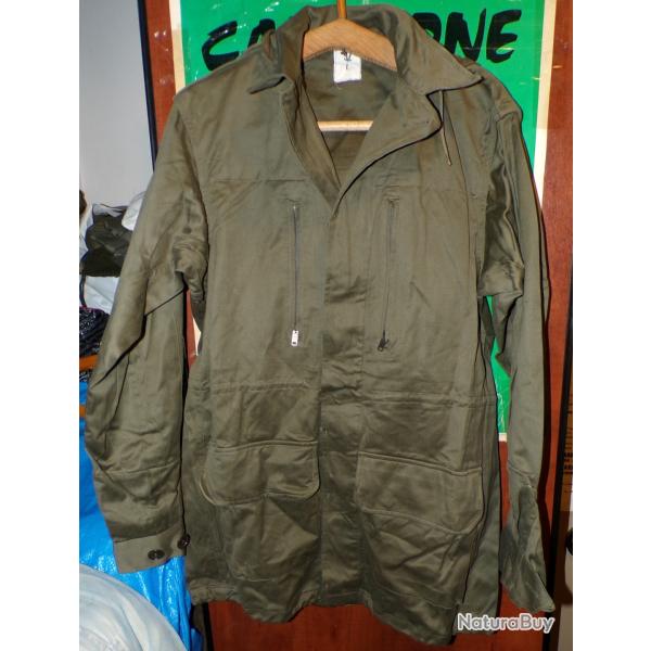 VESTE DE L'ARMEE FRANCAISE S 300 AVEC ETIQUETTE 1965  ,AVEC CAPUCHE ,  TAILLE  MILITAIRE 92 L SOIT 3