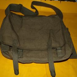 MUSETTE MILITAIRE DE 1962 ARMEE FRANCAISE PERIODE GUERRE ALGERIE AVEC TAMPON DU FABRICANT A DECIZE D